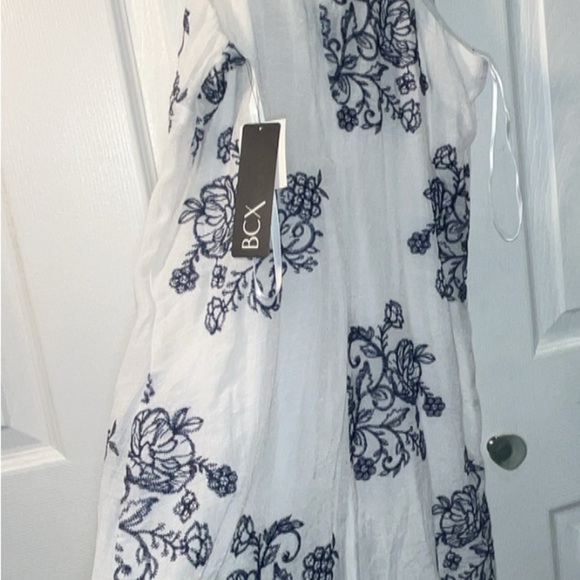 BCX Ivory Dress with Navy Floral Design - Picture 7 of 12